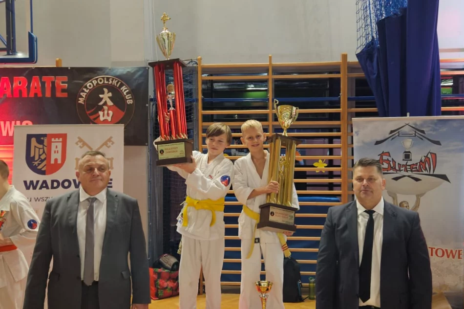 11 medali dla zawodników Limanowskiego Klubu Kyokushin Karate na turnieju Oyama Karate w Wadowicach - zdjęcie 3