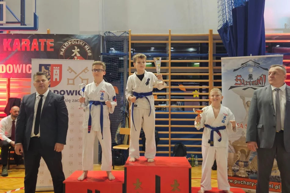 11 medali dla zawodników Limanowskiego Klubu Kyokushin Karate na turnieju Oyama Karate w Wadowicach - zdjęcie 5
