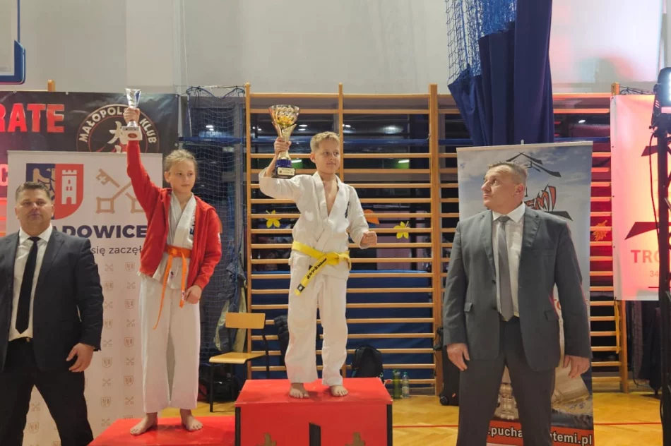 11 medali dla zawodników Limanowskiego Klubu Kyokushin Karate na turnieju Oyama Karate w Wadowicach - zdjęcie 9