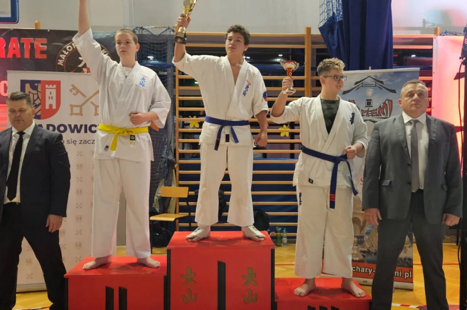 11 medali dla zawodników Limanowskiego Klubu Kyokushin Karate na turnieju Oyama Karate w Wadowicach - zdjęcie 11