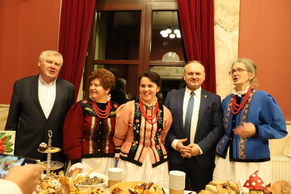 Tradycja przez Pokolenia – Limanowska Kraina Folklorem Malowana - zdjęcie 6