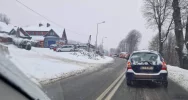 Trudne warunki na drogach w regionie, tworzą się korki - zdjęcie 5