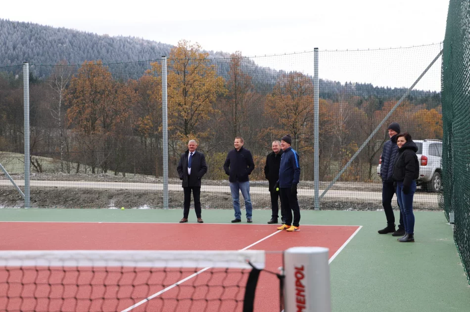 Pierwszy na terenie gminy Limanowa kort do tenisa oddany do użytku - zdjęcie 13