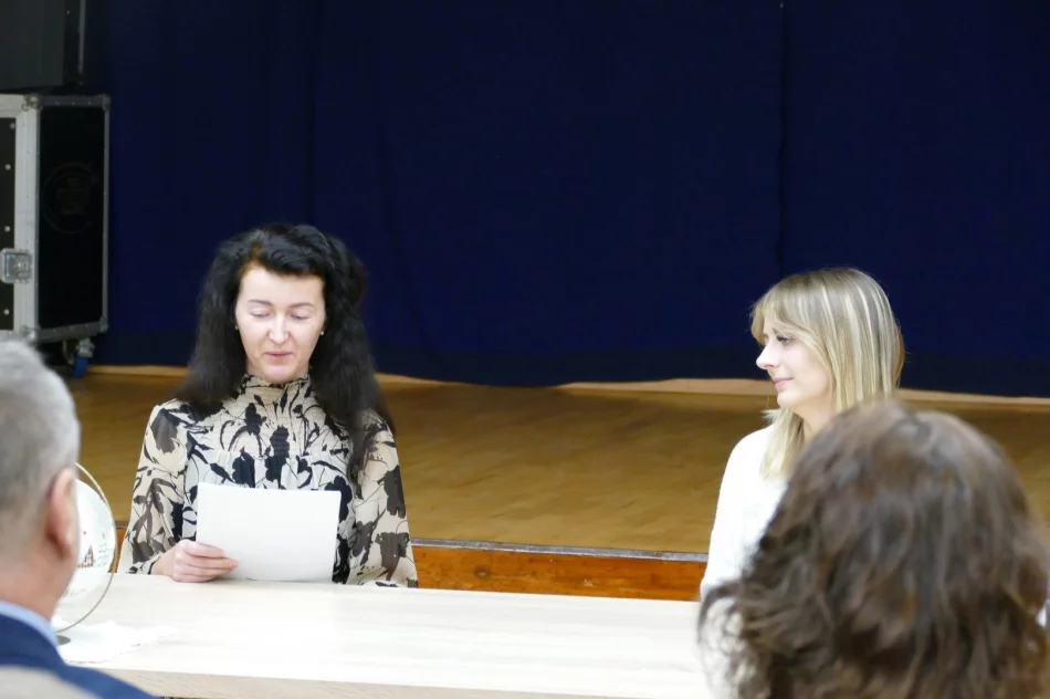 Spotkanie autorskie z Mariolą Lorek w Gminnej Bibliotece Publicznej w Starej Wsi. - zdjęcie 7