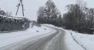 Trudne warunki, drogi zaśnieżone i śliskie - zdjęcie 2