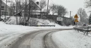 Trudne warunki, drogi zaśnieżone i śliskie - zdjęcie 3