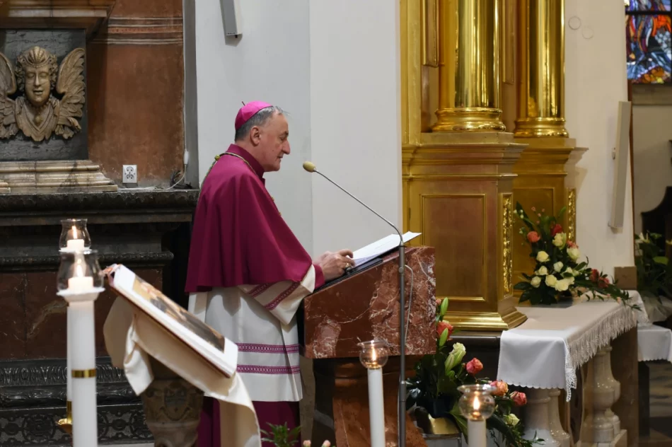 Bp Andrzej Jeż zakończył V Synod Diecezji Tarnowskiej (ZDJĘCIA) - zdjęcie 10
