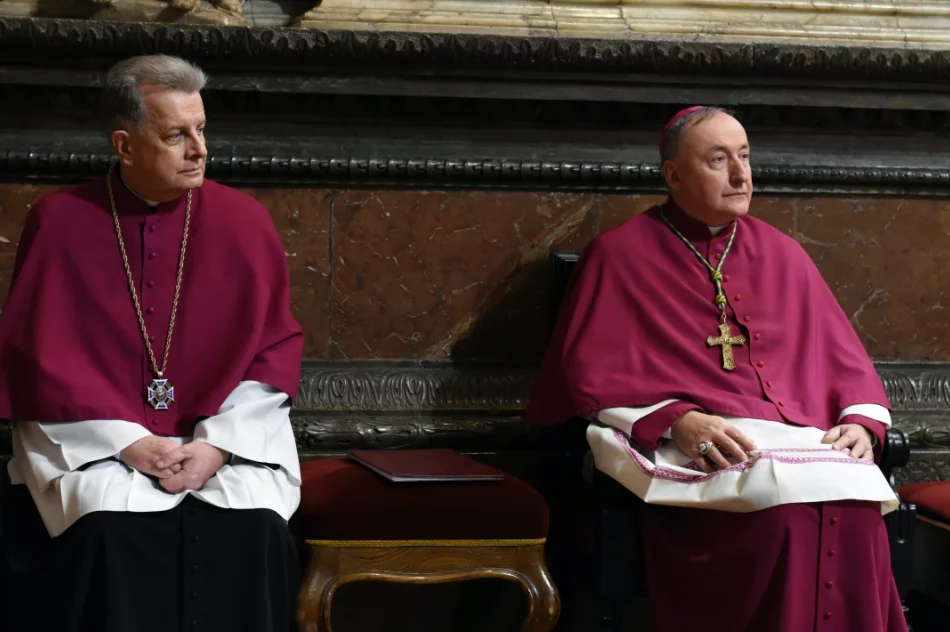 Bp Andrzej Jeż zakończył V Synod Diecezji Tarnowskiej (ZDJĘCIA) - zdjęcie 15