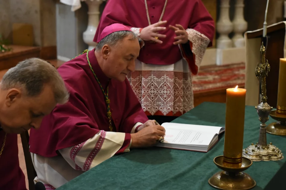 Bp Andrzej Jeż zakończył V Synod Diecezji Tarnowskiej (ZDJĘCIA) - zdjęcie 20