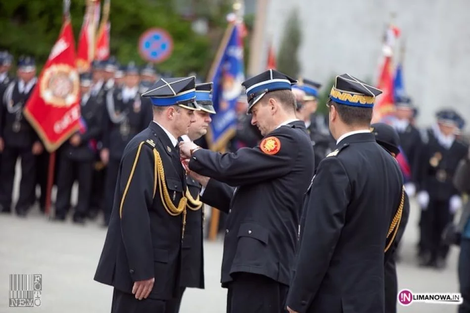 Strażacy świętowali. Awanse i medale - zdjęcie 2