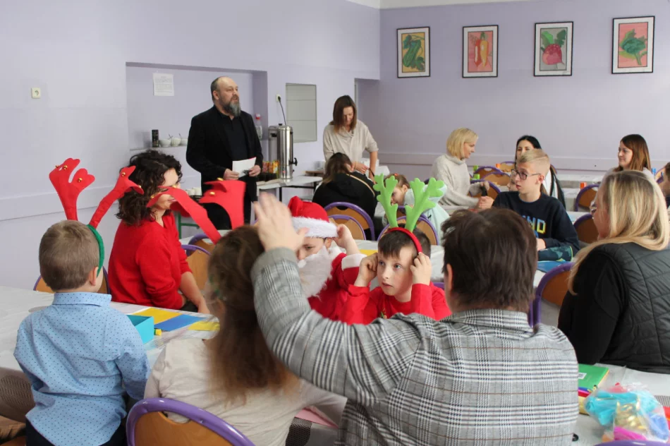 XIII Międzyszkolny Konkurs Plastyczny „Świąteczny łańcuch” w SP nr 3 - zdjęcie 2