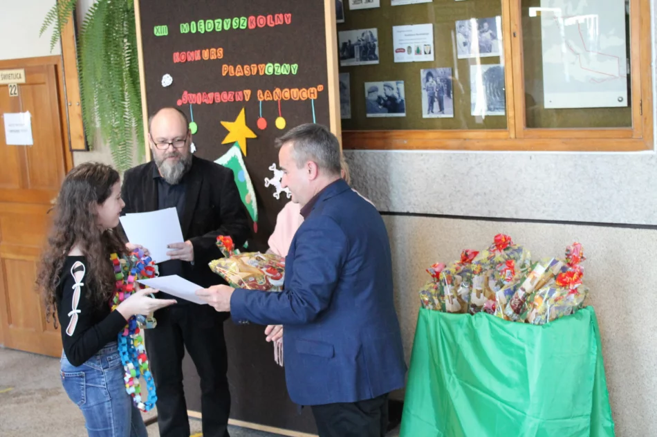 XIII Międzyszkolny Konkurs Plastyczny „Świąteczny łańcuch” w SP nr 3 - zdjęcie 3