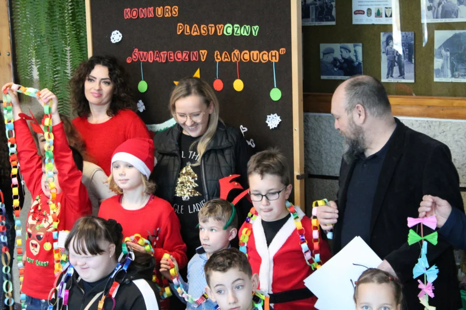 XIII Międzyszkolny Konkurs Plastyczny „Świąteczny łańcuch” w SP nr 3 - zdjęcie 4