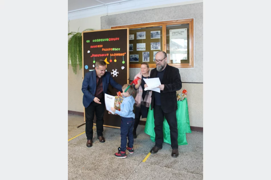 XIII Międzyszkolny Konkurs Plastyczny „Świąteczny łańcuch” w SP nr 3 - zdjęcie 12