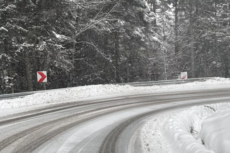 Ślisko na drogach regionu - zdjęcie 3