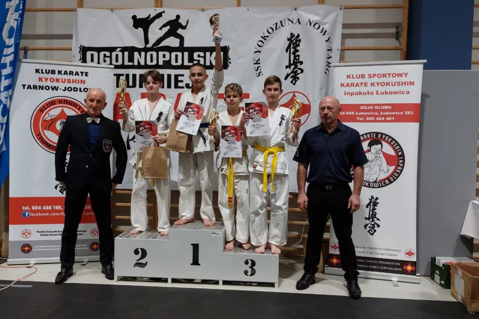 21 medali oraz trzecie miejsce w klasyfikacji drużynowej wywalczyli pod Tatrami karatecy ARS Limanowa – JONIEC Team - zdjęcie 8