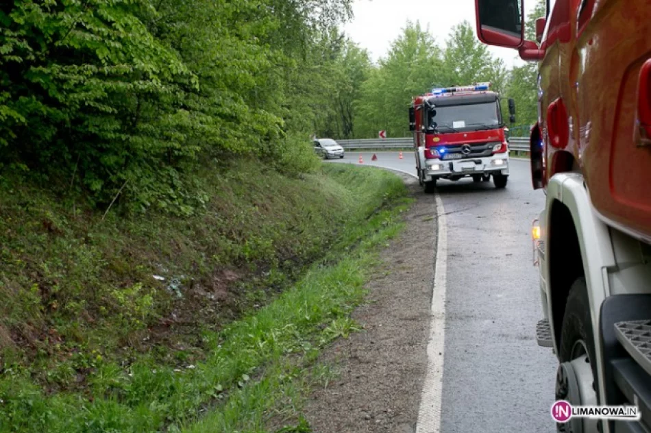 Samochód wpadł do rowu - zdjęcie 2