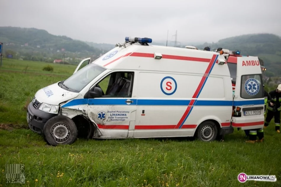 Wypadek karetki w drodze na pomoc - zdjęcie 4