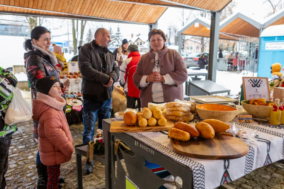 Zagórzański Jarmark Bożonarodzeniowy w Mszanie Dolnej 2023 - zdjęcie 18
