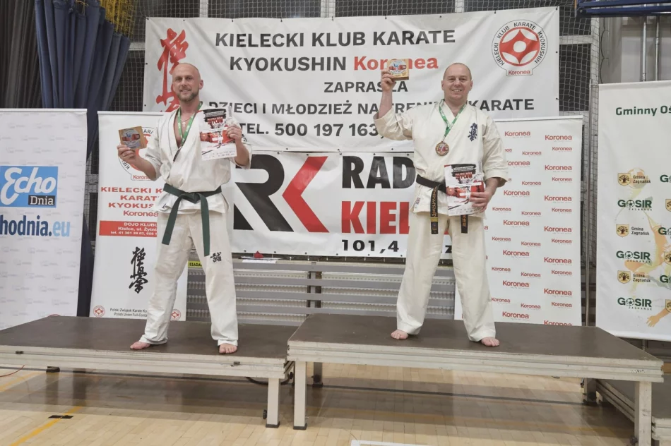 12 medali dla zawodników Limanowskiego Klubu Kyokushin Karate na Makroregionie Południowym oraz Turnieju o Puchar Dębu „Bartek” - zdjęcie 11