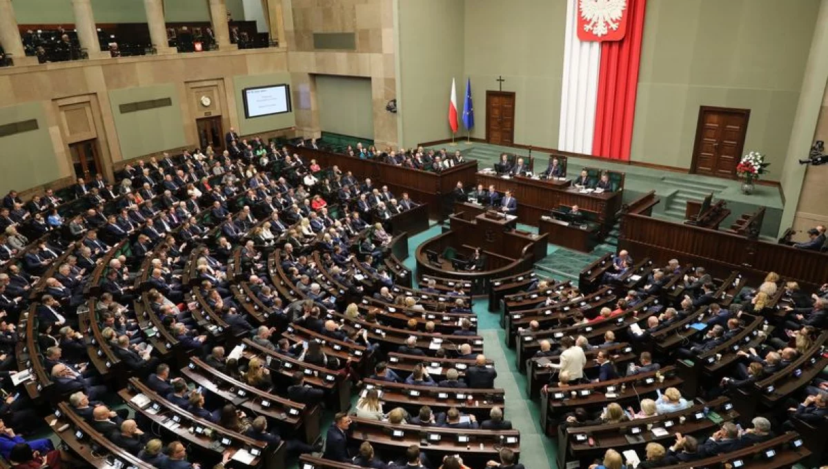 Rząd Morawieckiego bez wotum zaufania. Konferencja Szymona Hołowni