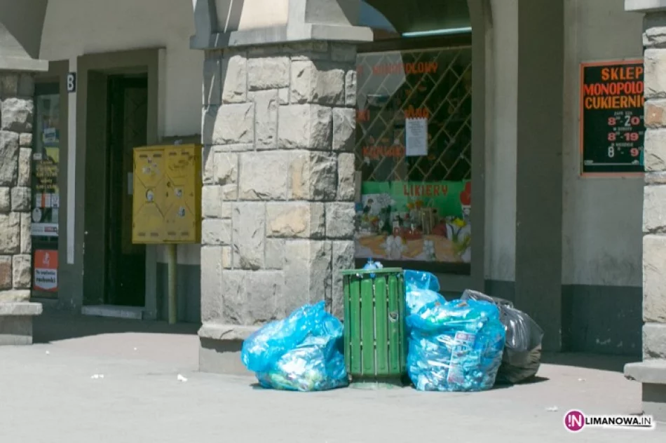 Zaśmiecone centrum miasta - zdjęcie 2