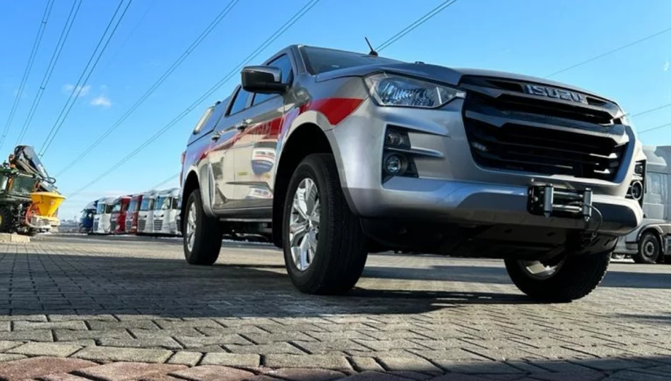 Specjalistyczny Isuzu dla lokalnej jednostki OSP - zdjęcie 1
