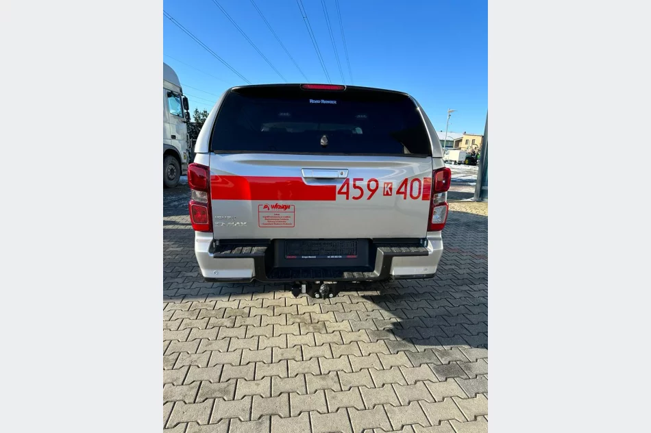 Specjalistyczny Isuzu dla lokalnej jednostki OSP - zdjęcie 4
