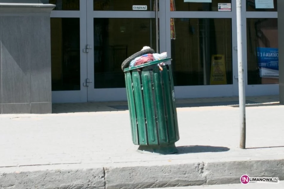 Zaśmiecone centrum miasta - zdjęcie 4