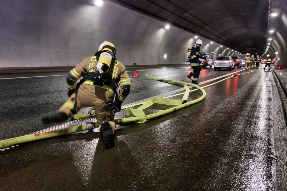 Ćwiczenia ratunkowe w tunelu pod Luboniem Małym (ZDJĘCIA) - zdjęcie 14