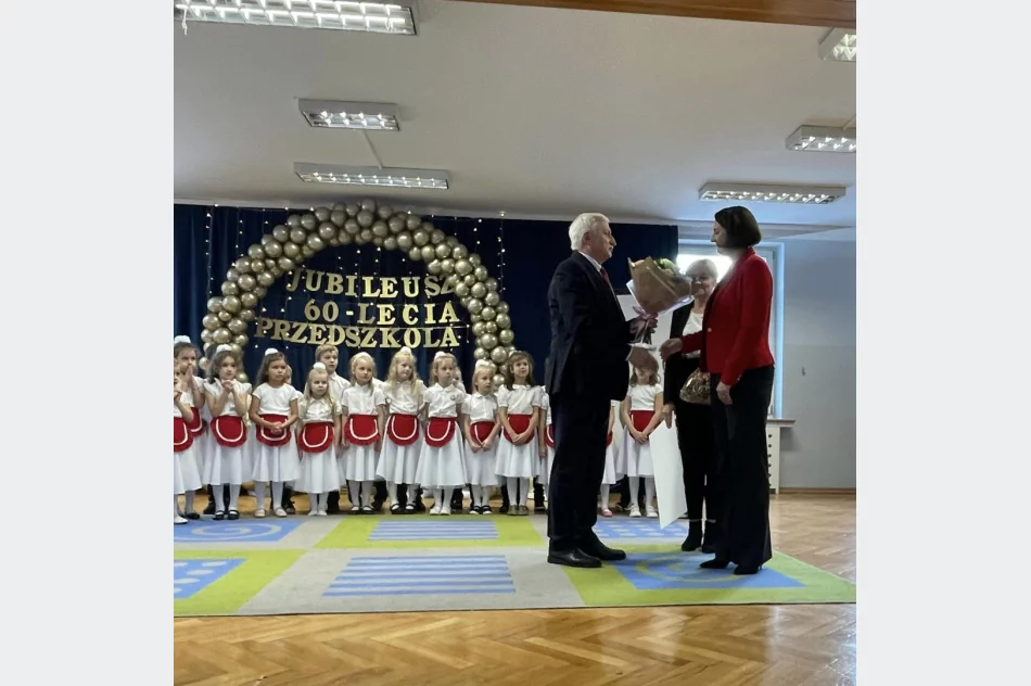 Uroczyście świętowano 60-lecie utworzenia Miejskiego Przedszkola nr 1 - zdjęcie 6