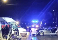 Pojazd dostawczy zderzył się z osobówką, dwie osoby ranne. Lądował LPR - zdjęcie główne