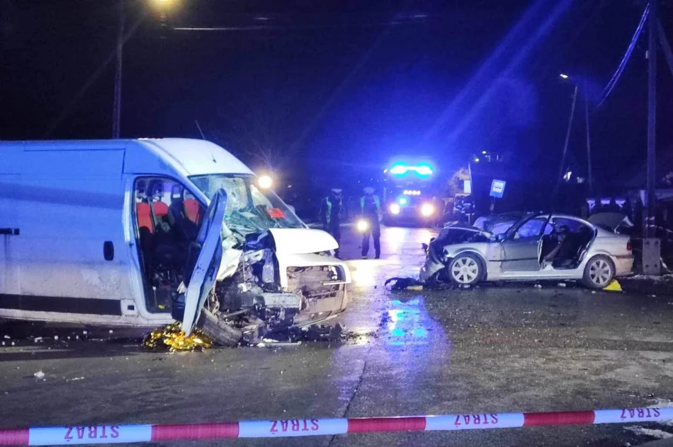 Pojazd dostawczy zderzył się z osobówką, dwie osoby ranne. Lądował LPR - zdjęcie 2