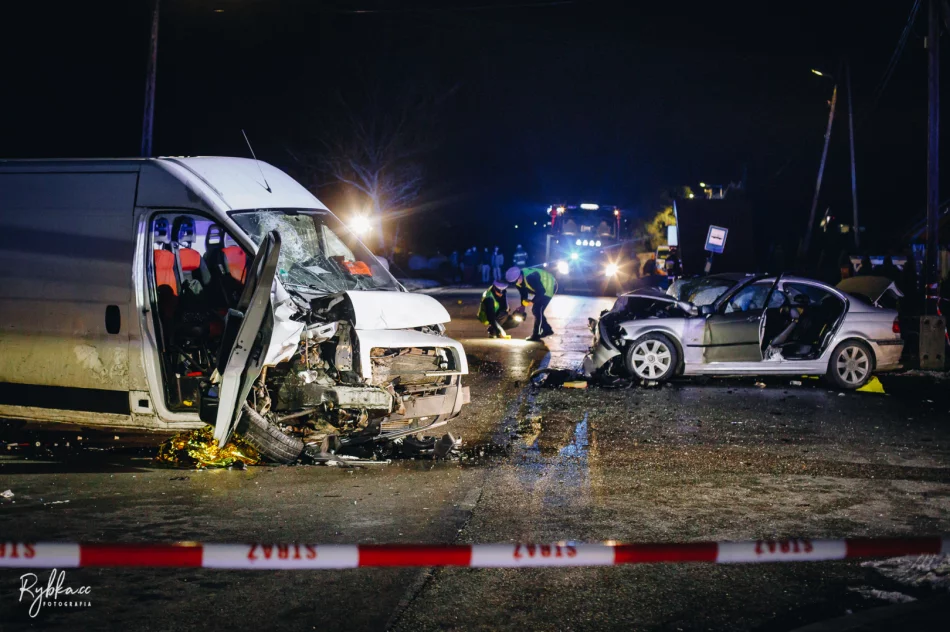 Wypadek w Janowicach: 46-latek nie ustąpił pierwszeństwa - zdjęcie 5
