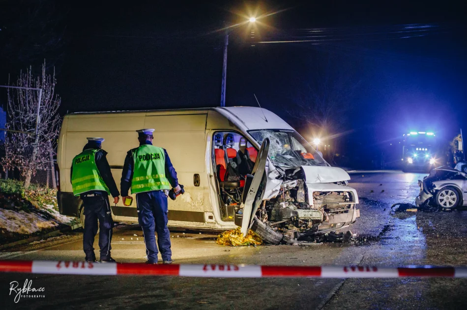 Wypadek w Janowicach: 46-latek nie ustąpił pierwszeństwa - zdjęcie 7
