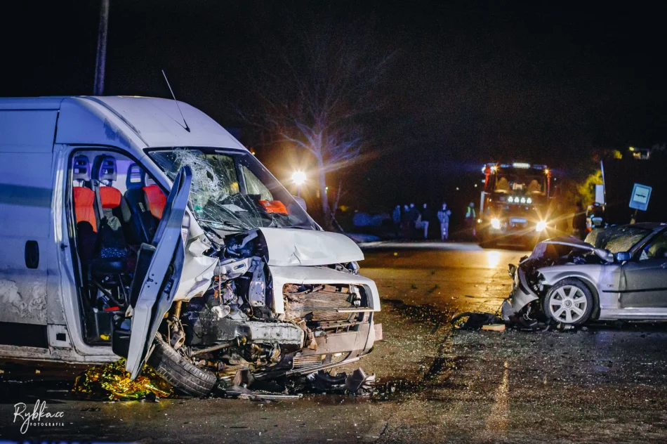 Wypadek w Janowicach: 46-latek nie ustąpił pierwszeństwa - zdjęcie 8