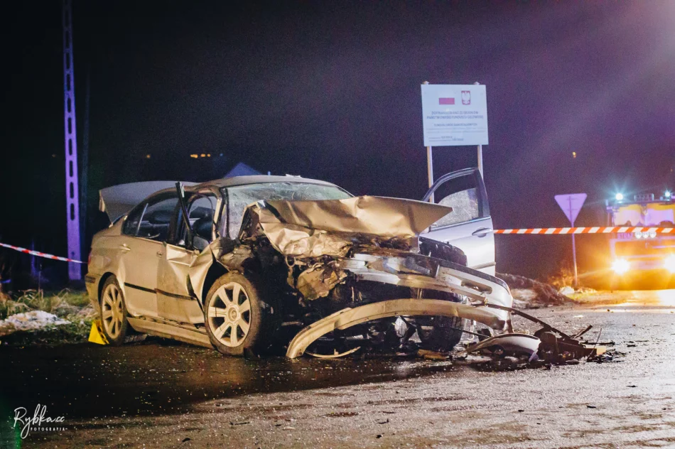 Wypadek w Janowicach: 46-latek nie ustąpił pierwszeństwa - zdjęcie 17