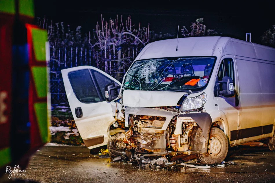 Wypadek w Janowicach: 46-latek nie ustąpił pierwszeństwa - zdjęcie 20