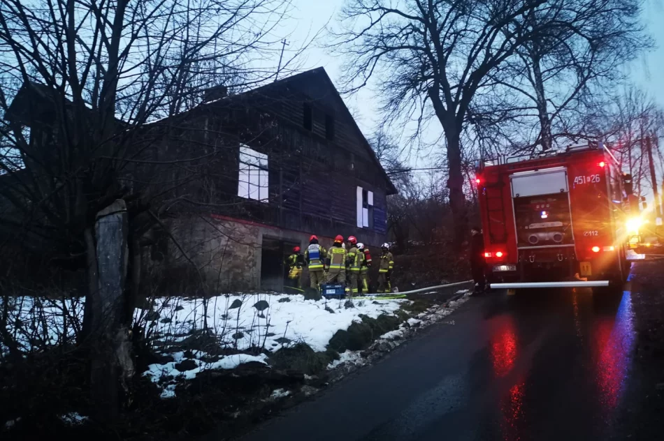 Zgłoszenie o pożarze budynku na ulicy Granicznej - zdjęcie 7
