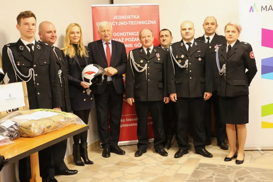 Konkurs „Małopolskie OSP 2023” – zakupiono umundurowanie dla OSP Łososina Górna i OSP Limanowa - zdjęcie 4