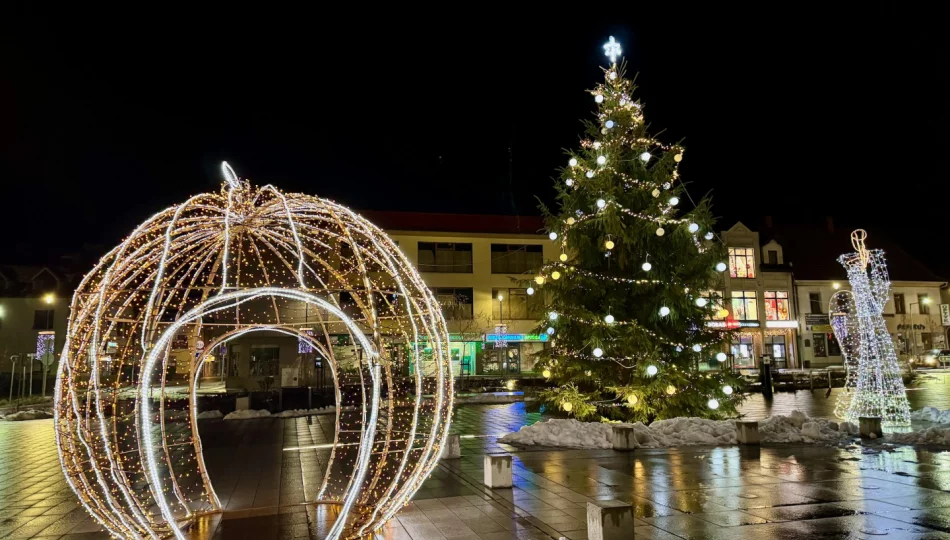 Rynek w Limanowej w świątecznej iluminacji - zdjęcie 1