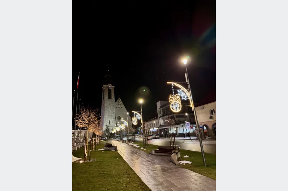 Rynek w Limanowej w świątecznej iluminacji - zdjęcie 4