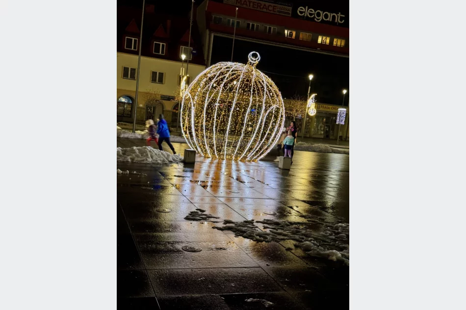 Rynek w Limanowej w świątecznej iluminacji - zdjęcie 13