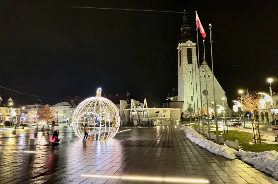 Rynek w Limanowej w świątecznej iluminacji - zdjęcie 14