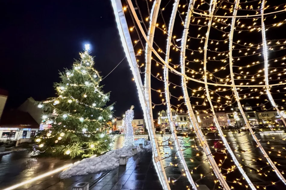 Rynek w Limanowej w świątecznej iluminacji - zdjęcie 17