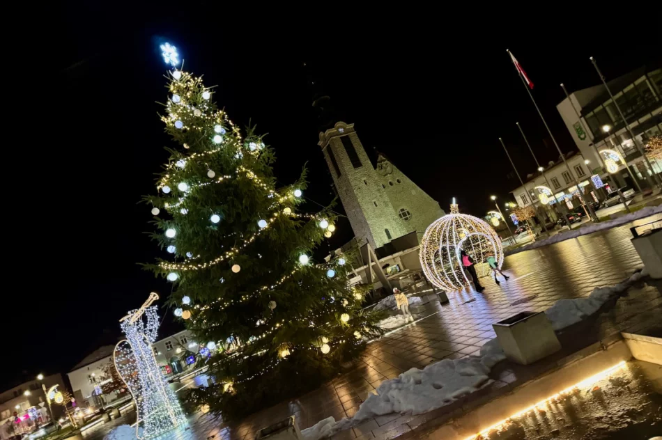 Rynek w Limanowej w świątecznej iluminacji - zdjęcie 19