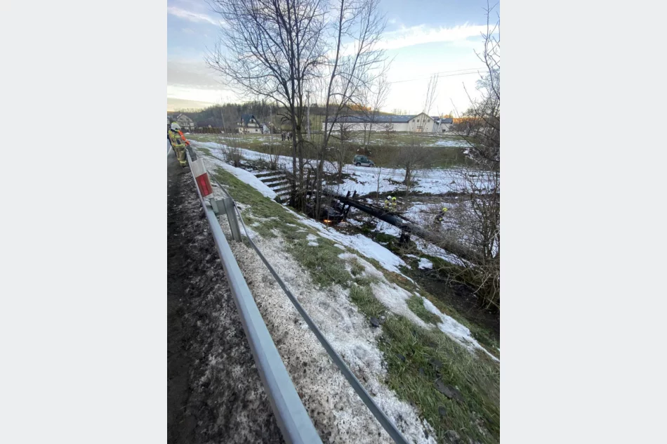 ​Groźnie wyglądające dachowanie - zdjęcie 2