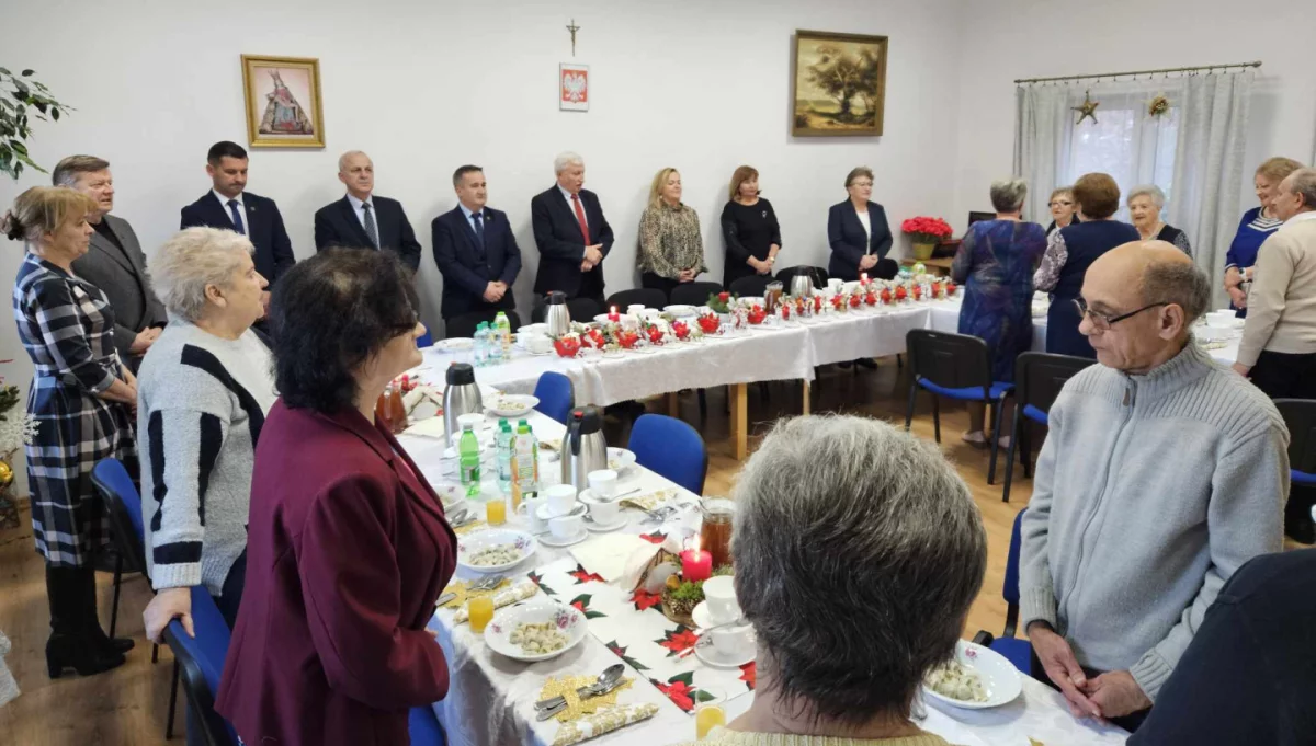 Spotkanie wigilijne połączone z Jubileuszem 8- lecia działalności Dziennego Domu ,, Senior+”