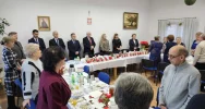 Spotkanie wigilijne połączone z Jubileuszem 8- lecia działalności Dziennego Domu ,, Senior+” - zdjęcie 2