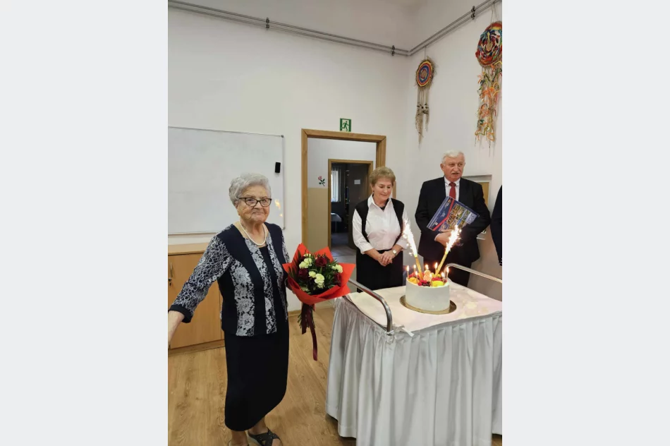 Spotkanie wigilijne połączone z Jubileuszem 8- lecia działalności Dziennego Domu ,, Senior+” - zdjęcie 9